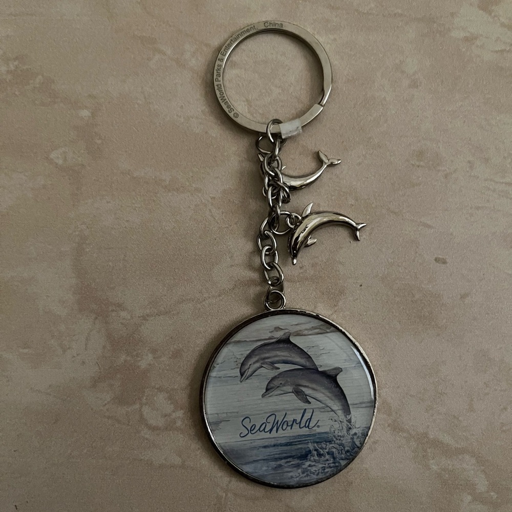 SeaWorld Silver Dolphin Key Holder